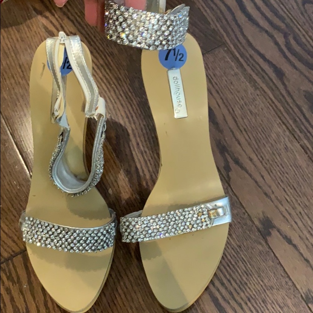Dollhouse brand never worn crystal heels